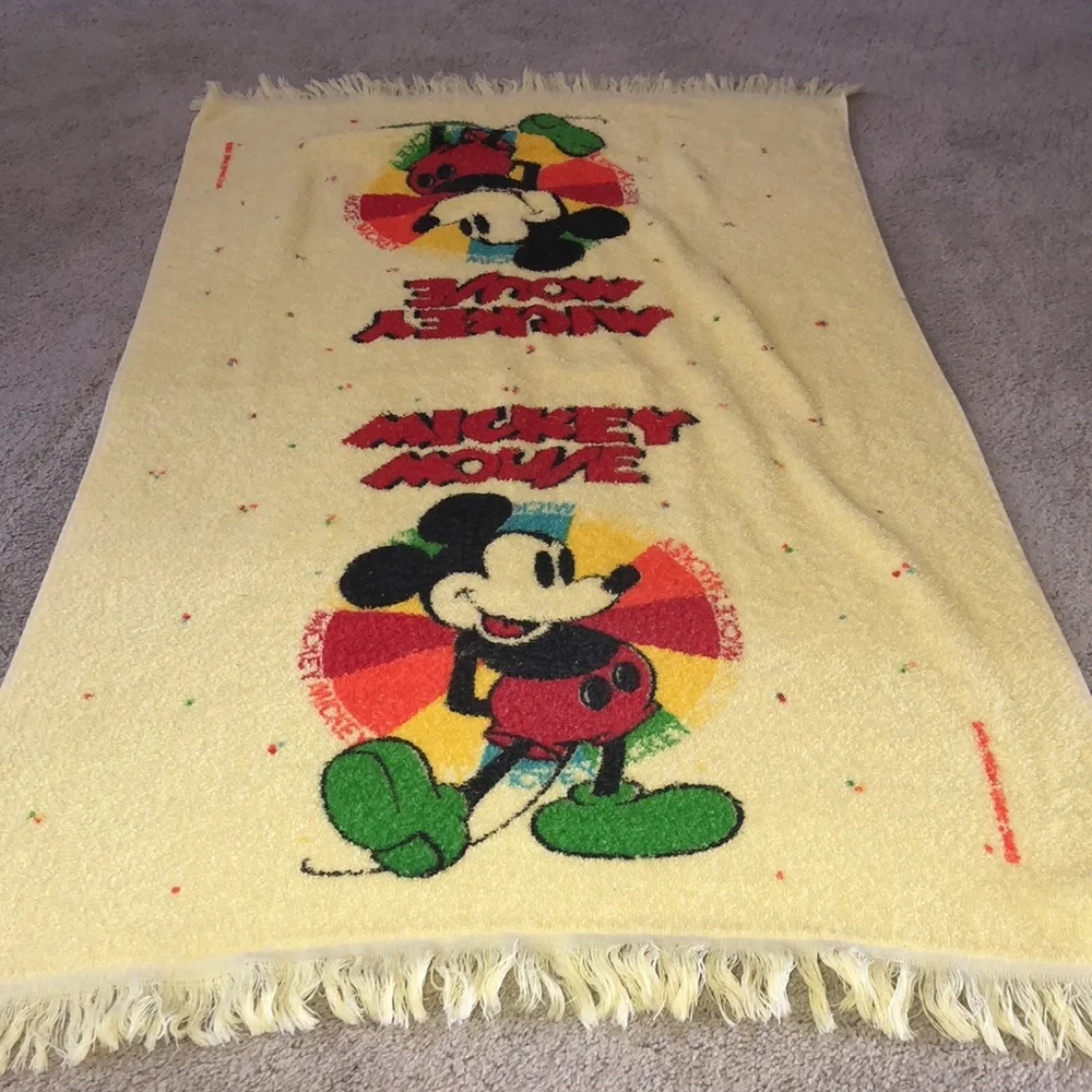 VINTAGE Disney Mickey Mouse Cannon Bath‎ Towel